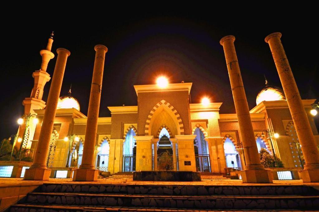 فندق ذا رينرا ماكاسار المظهر الخارجي الصورة