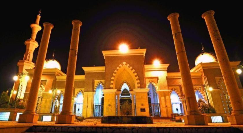 فندق ذا رينرا ماكاسار المظهر الخارجي الصورة