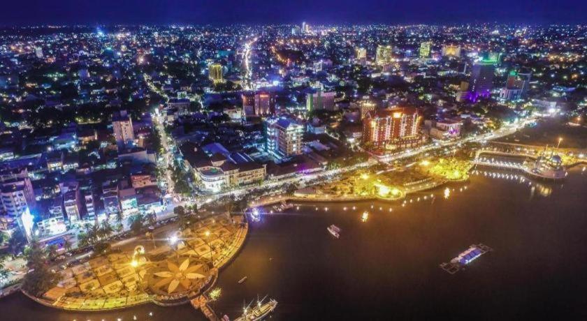 فندق ذا رينرا ماكاسار المظهر الخارجي الصورة